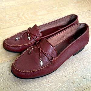 Mootsies tootsies burgundy pleather loafers like new